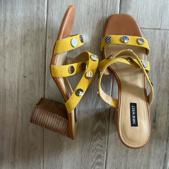 Yellow genuine Suede leather & metal strappy/block heel sandals. Women Sz 10M. - Picture 7 of 8